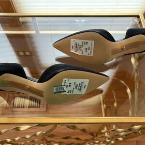 Sam Edelman Black Heels with Sleek Design